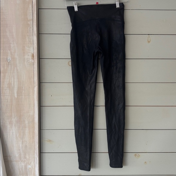 SPANX Faux Leather Leggings - Picture 6 of 7